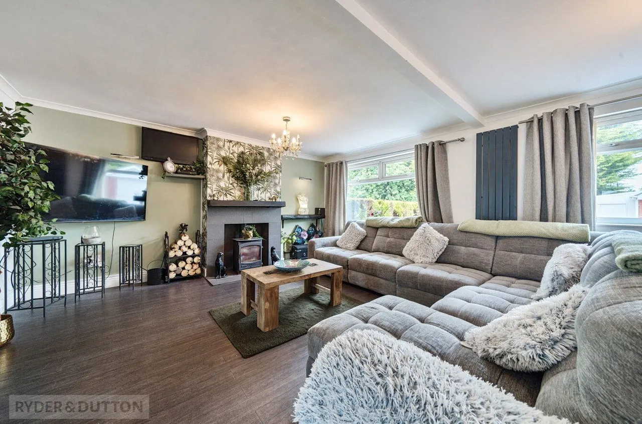 Tiber Avenue, Hollinwood, OL8, photo 13