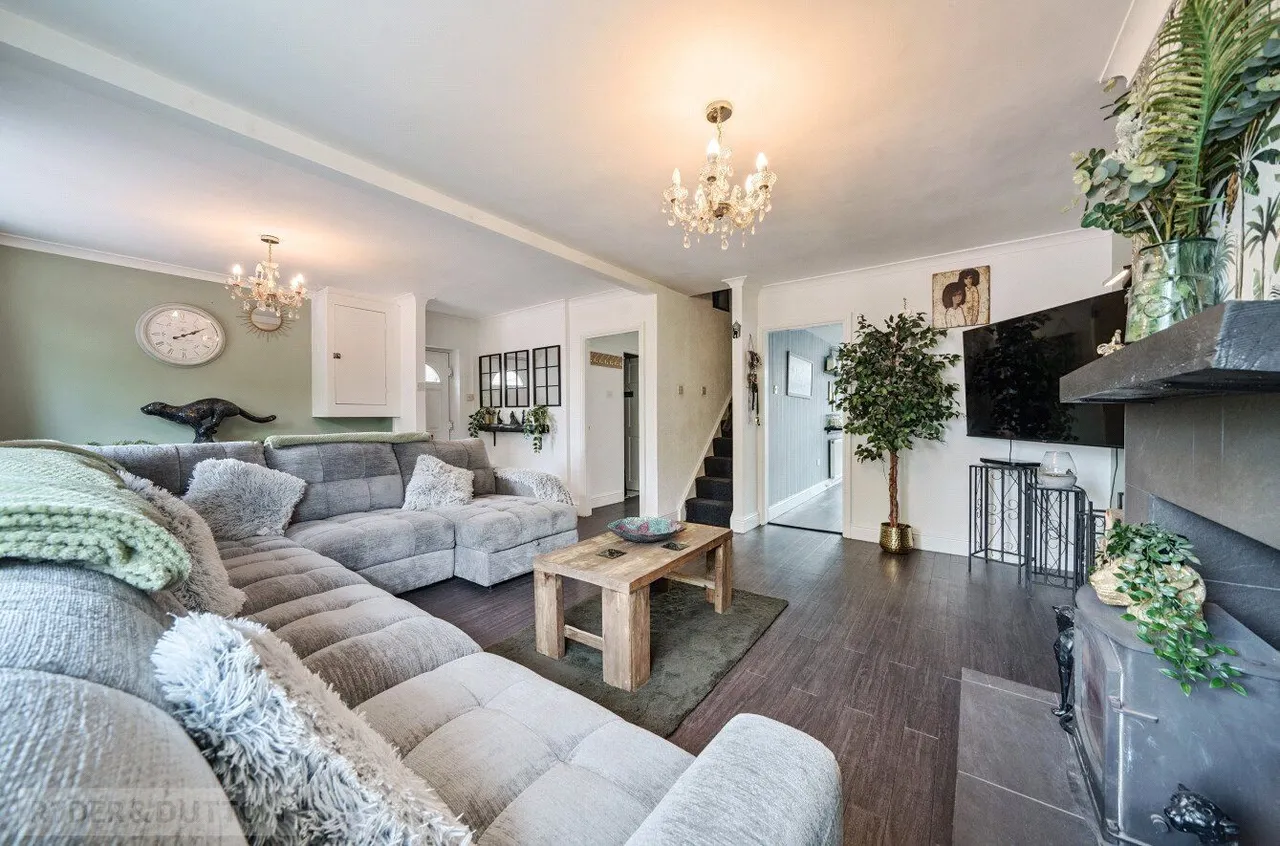 Tiber Avenue, Hollinwood, OL8, photo 12