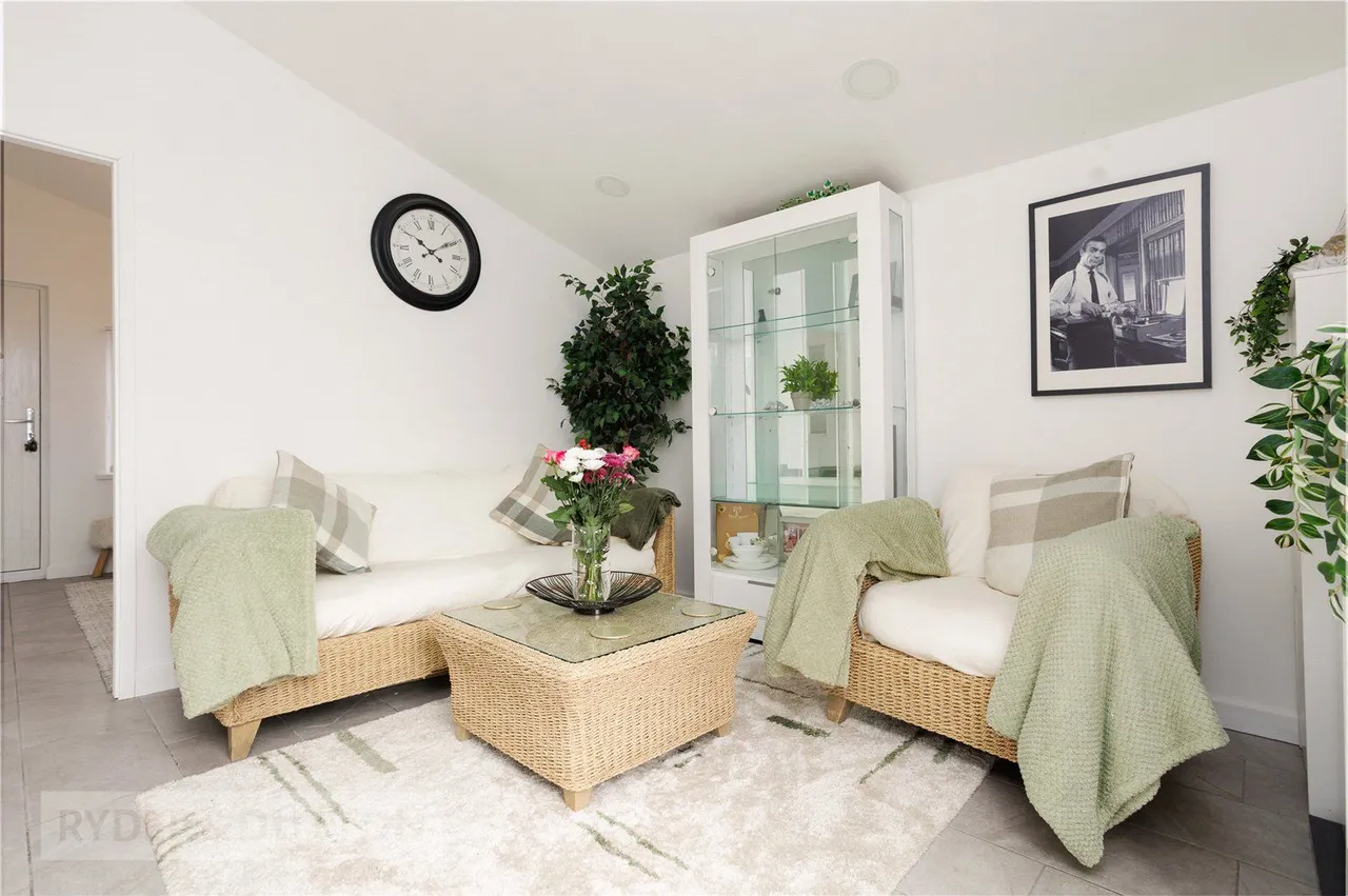 Tiber Avenue, Hollinwood, OL8, photo 18