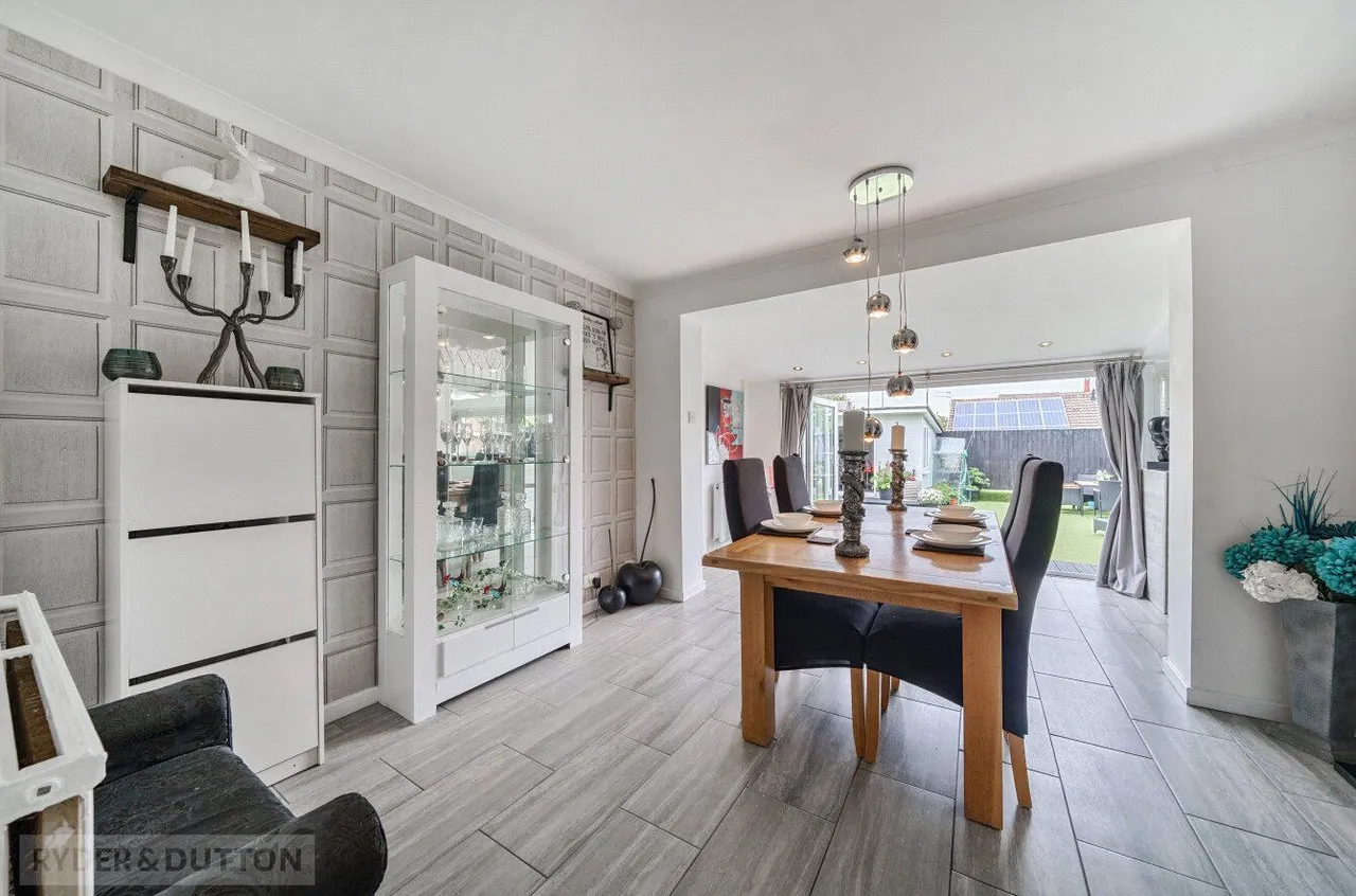 Tiber Avenue, Hollinwood, OL8, photo 7