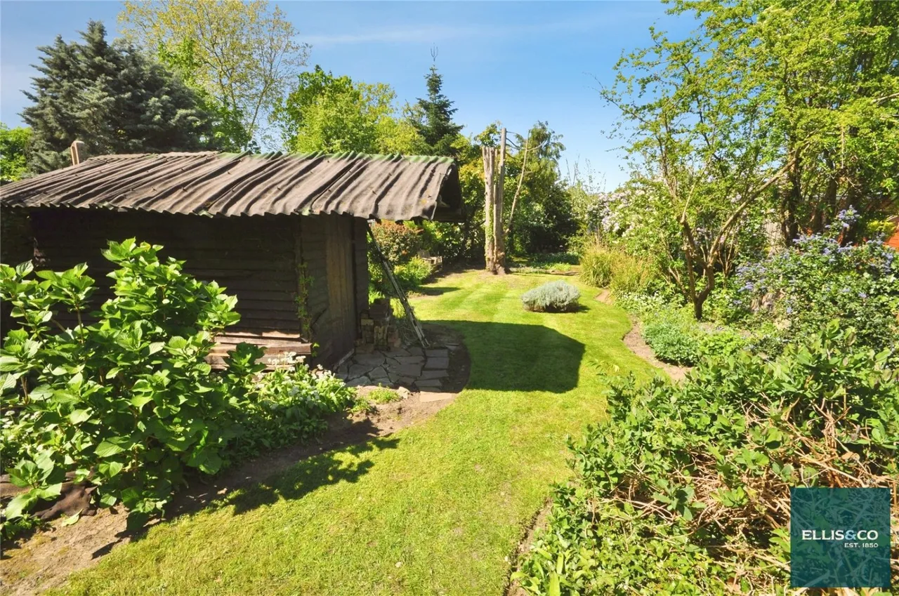Lyndhurst Gardens, Finchley, N3, photo 3