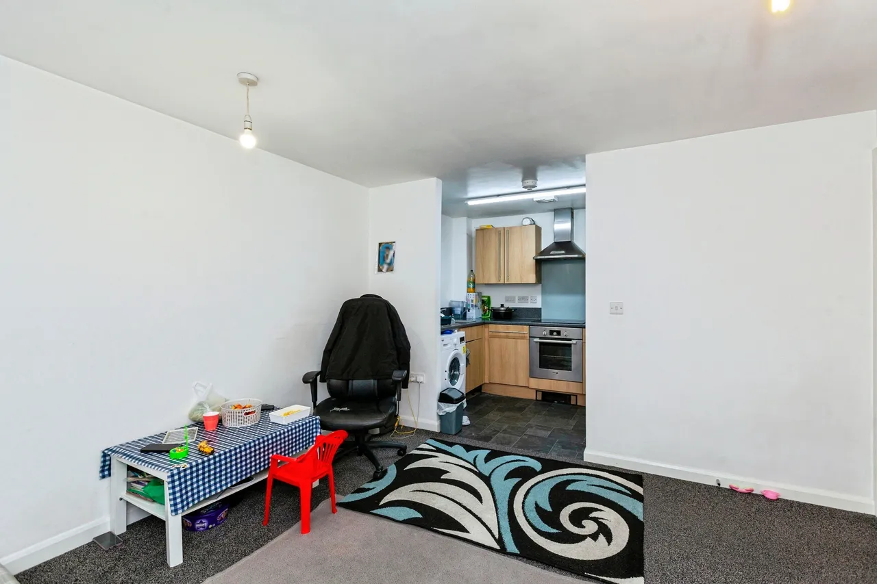 Mill Street, Slough, SL2, photo 2