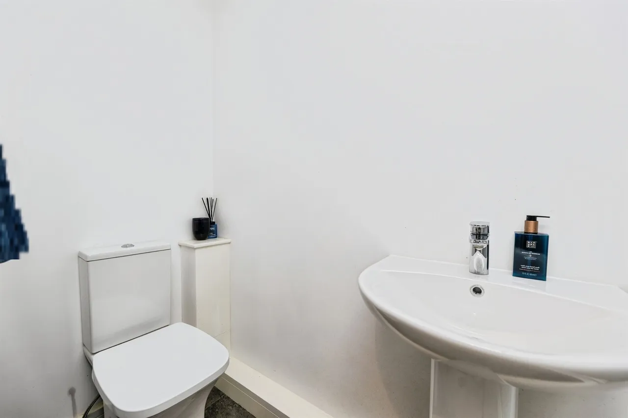 High Street, South Milford, LS25, photo 14