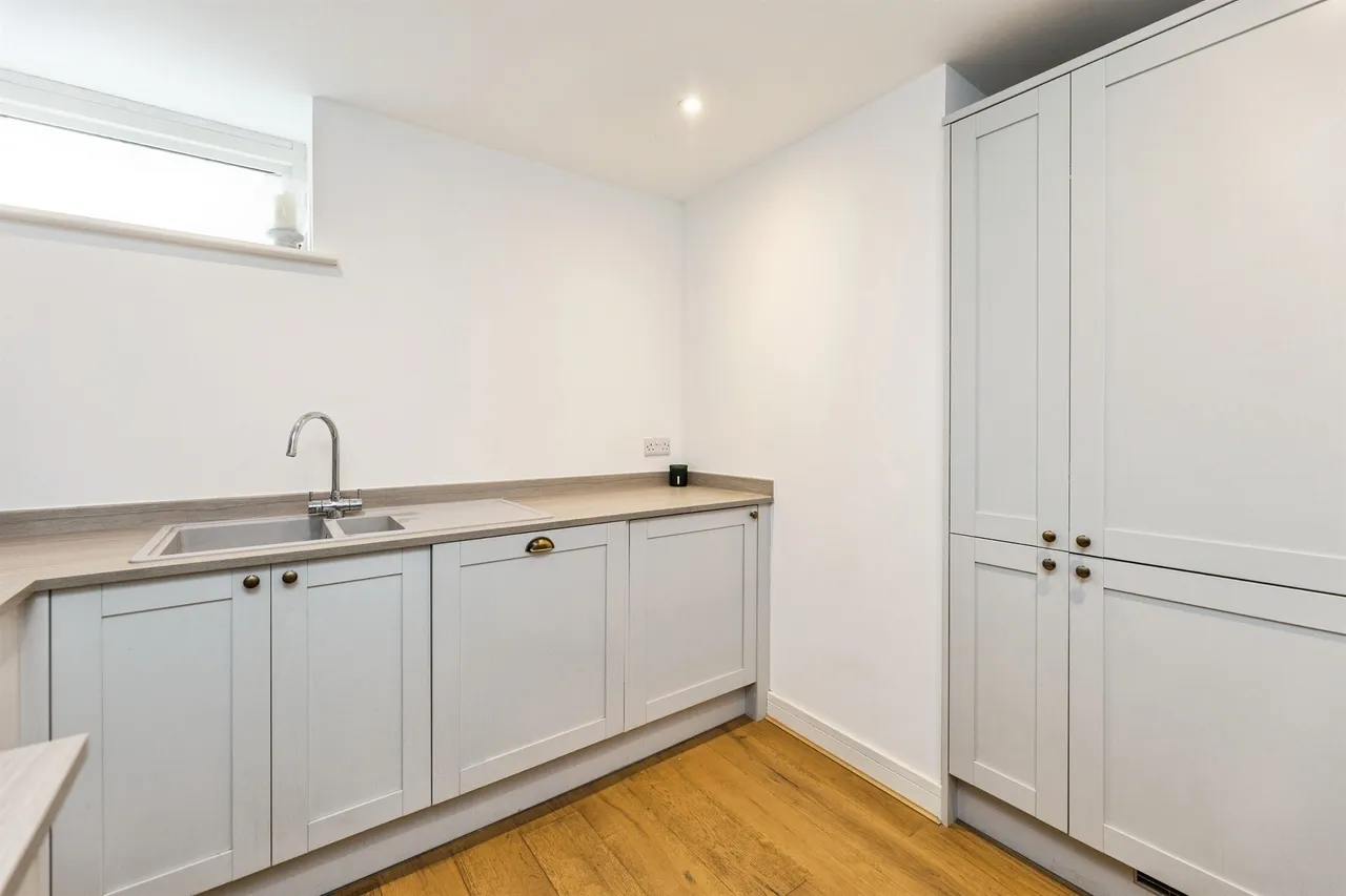 High Street, South Milford, LS25, photo 8