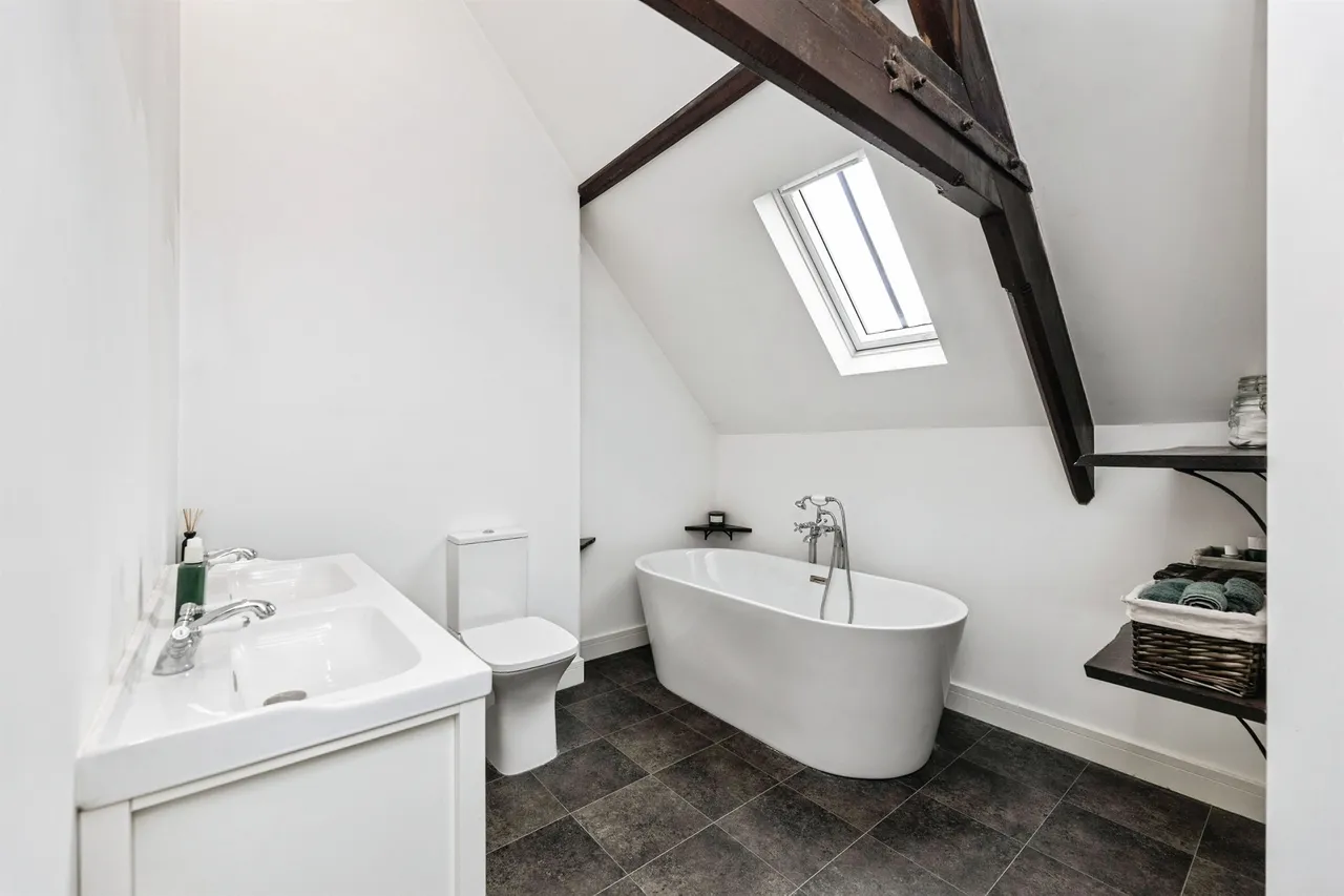 High Street, South Milford, LS25, photo 17