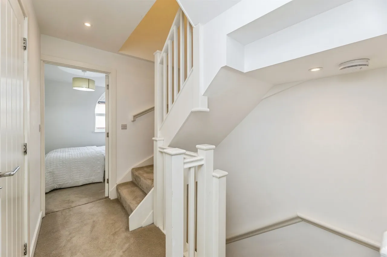 High Street, South Milford, LS25, photo 9
