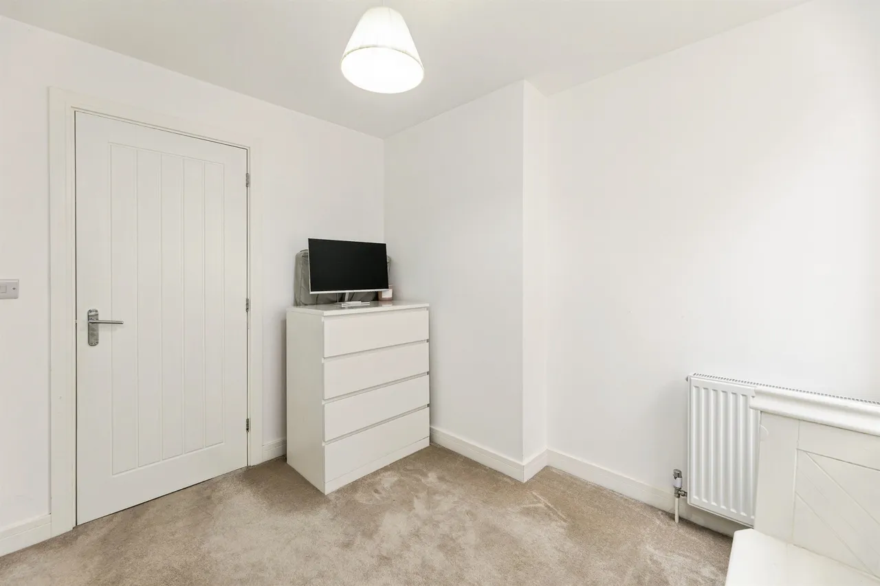 High Street, South Milford, LS25, photo 13