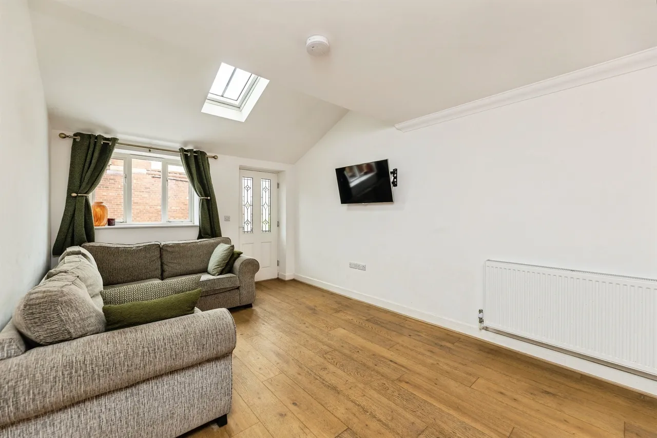 High Street, South Milford, LS25, photo 4