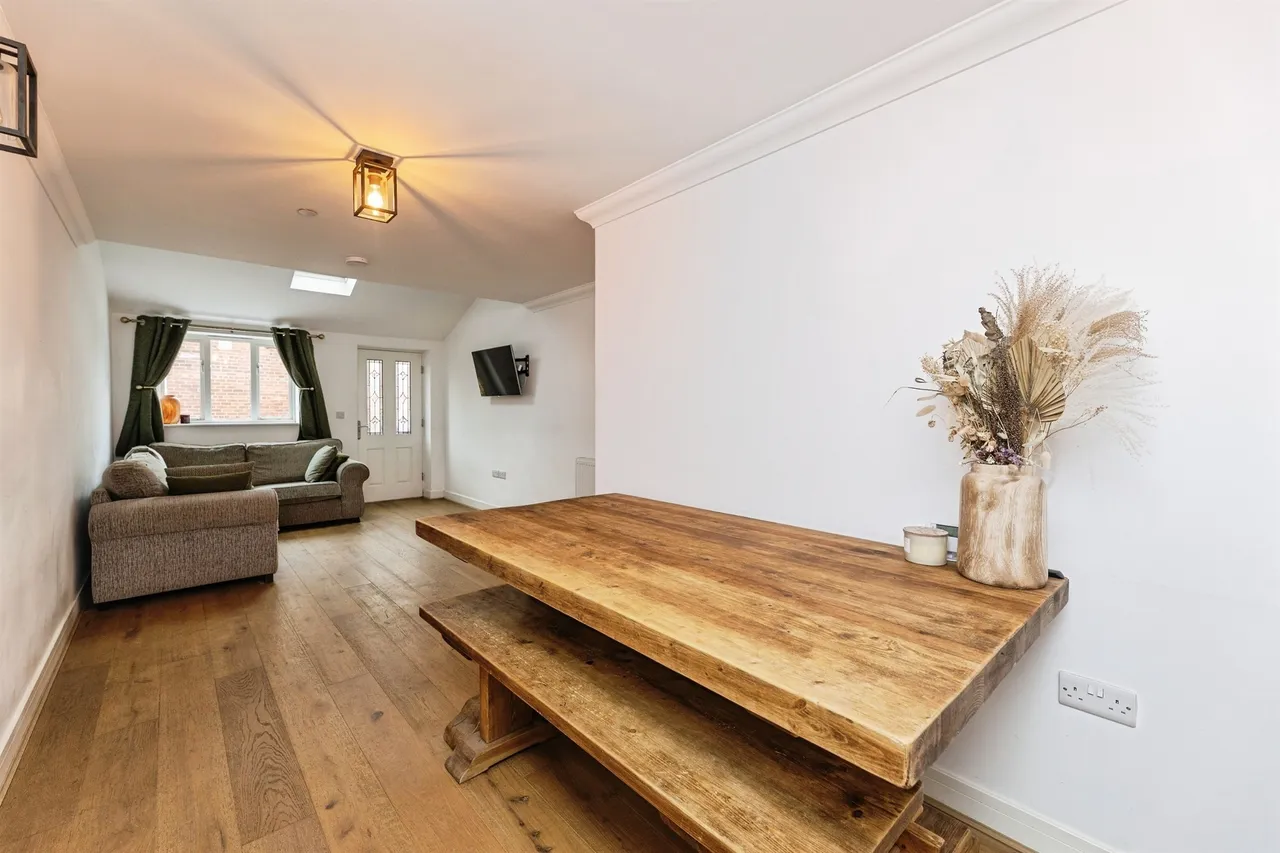 High Street, South Milford, LS25, photo 6
