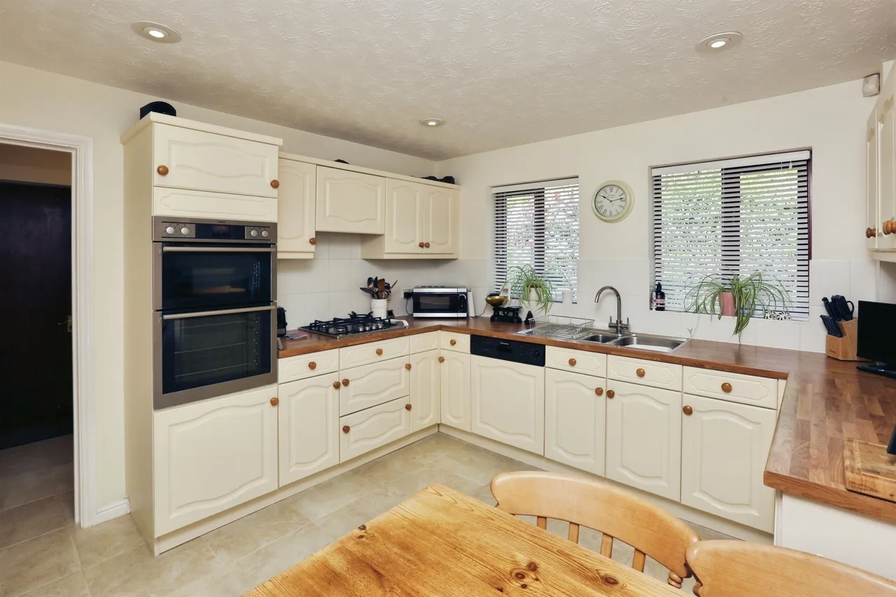 Brooklynn Close, Waltham Chase, SO32, photo 8