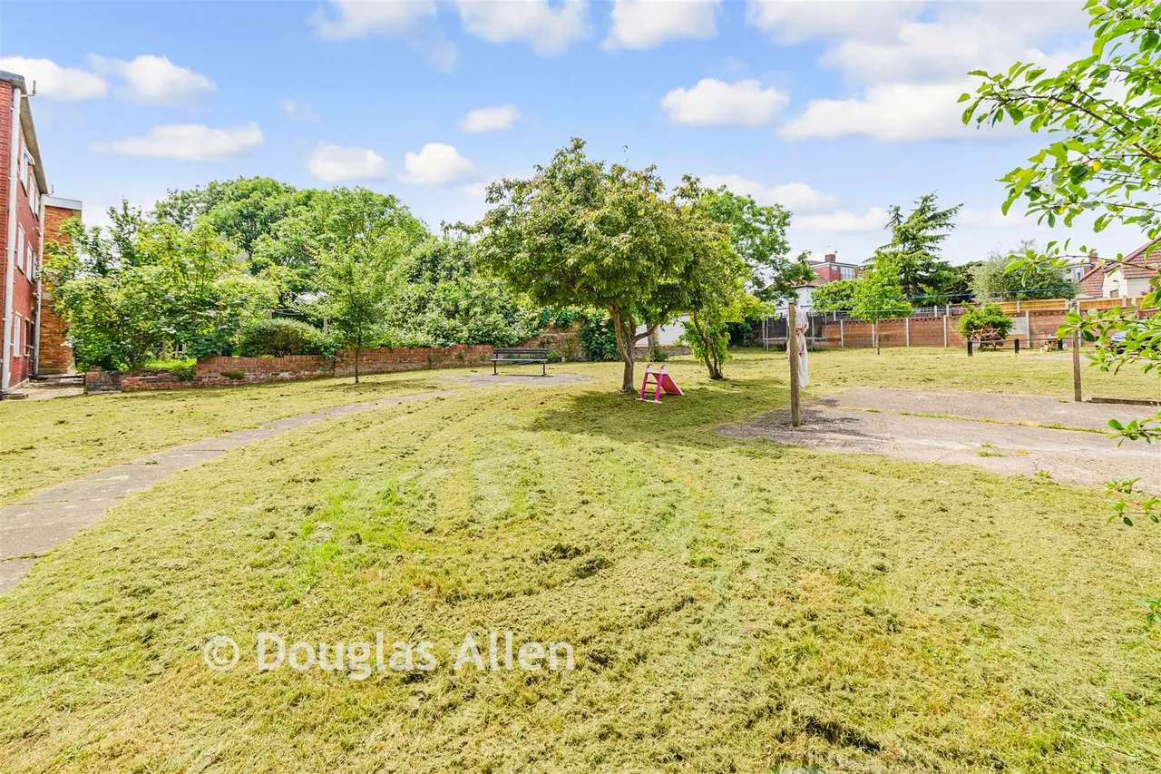Prospect Road, Woodford Green, IG8, photo 7