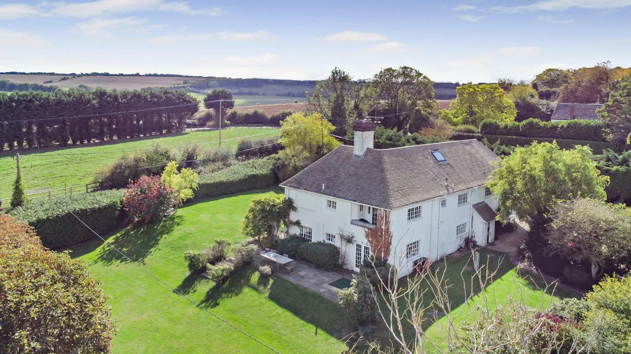 Folly Road, Lambourn, Hungerford, Berkshire, RG17 8QE, photo 2