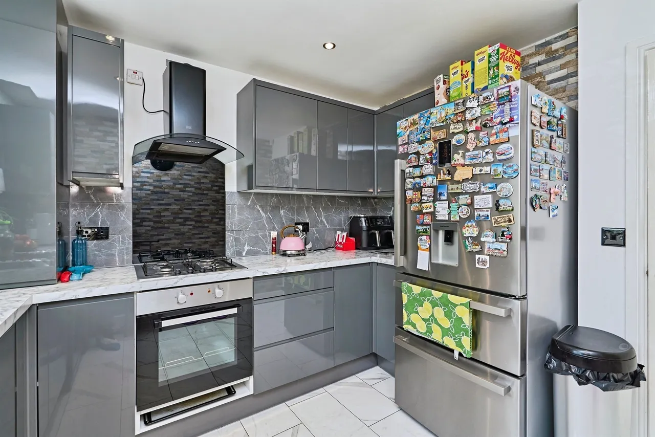 Grace Road, Tipton, DY4, photo 5