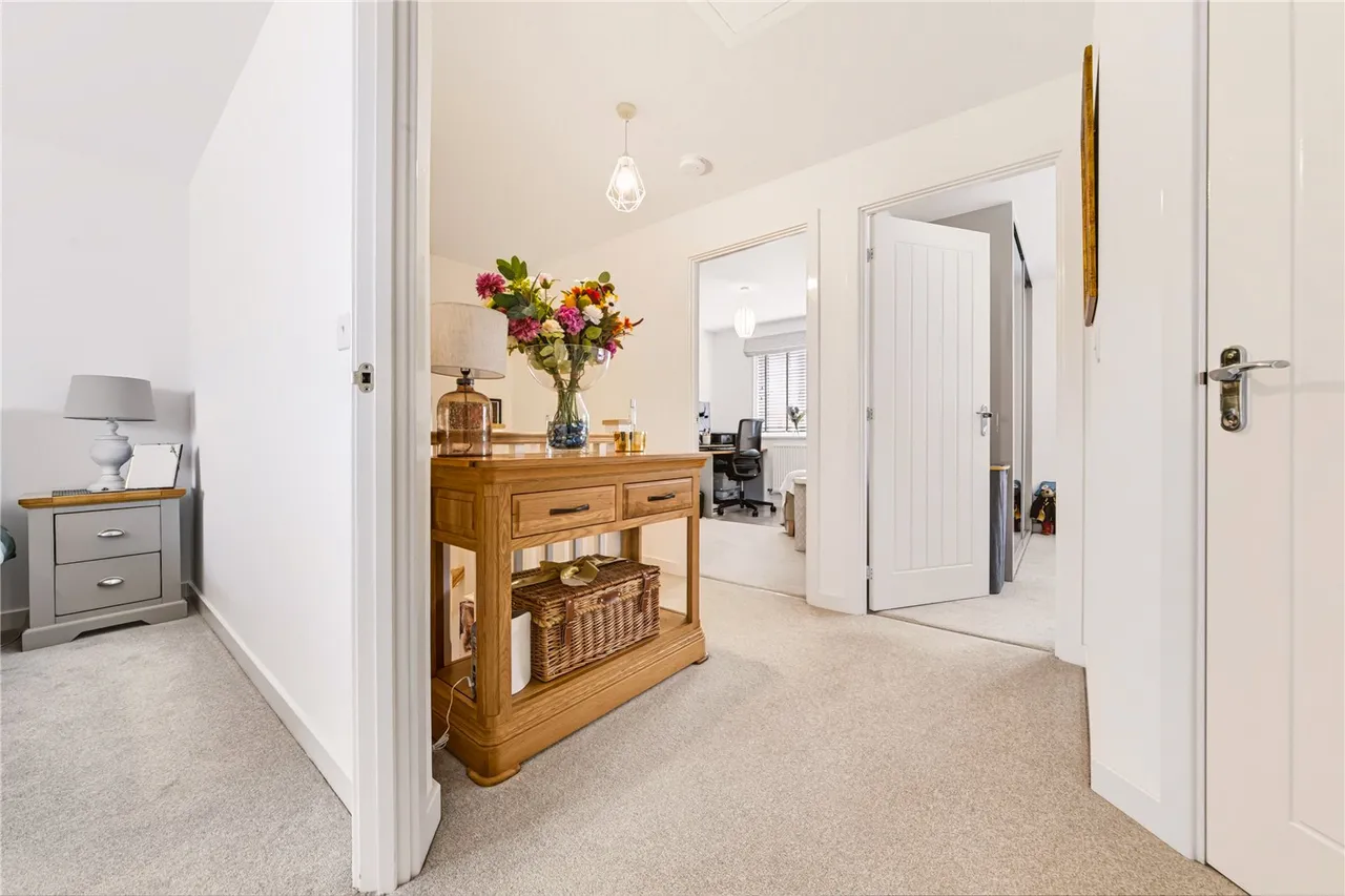 Warminster, photo 15
