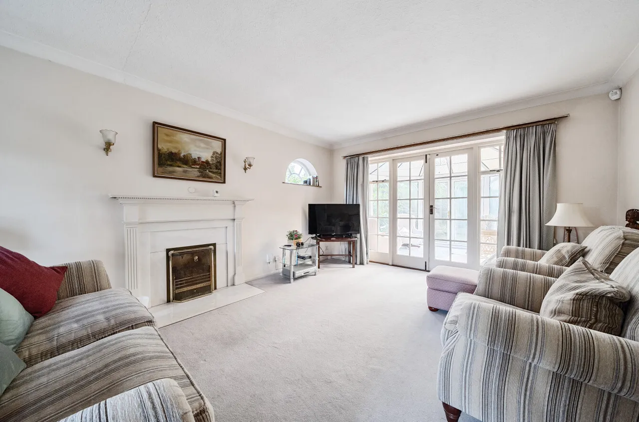 Lime Avenue, Camberley, Surrey, GU15 2BH, photo 3