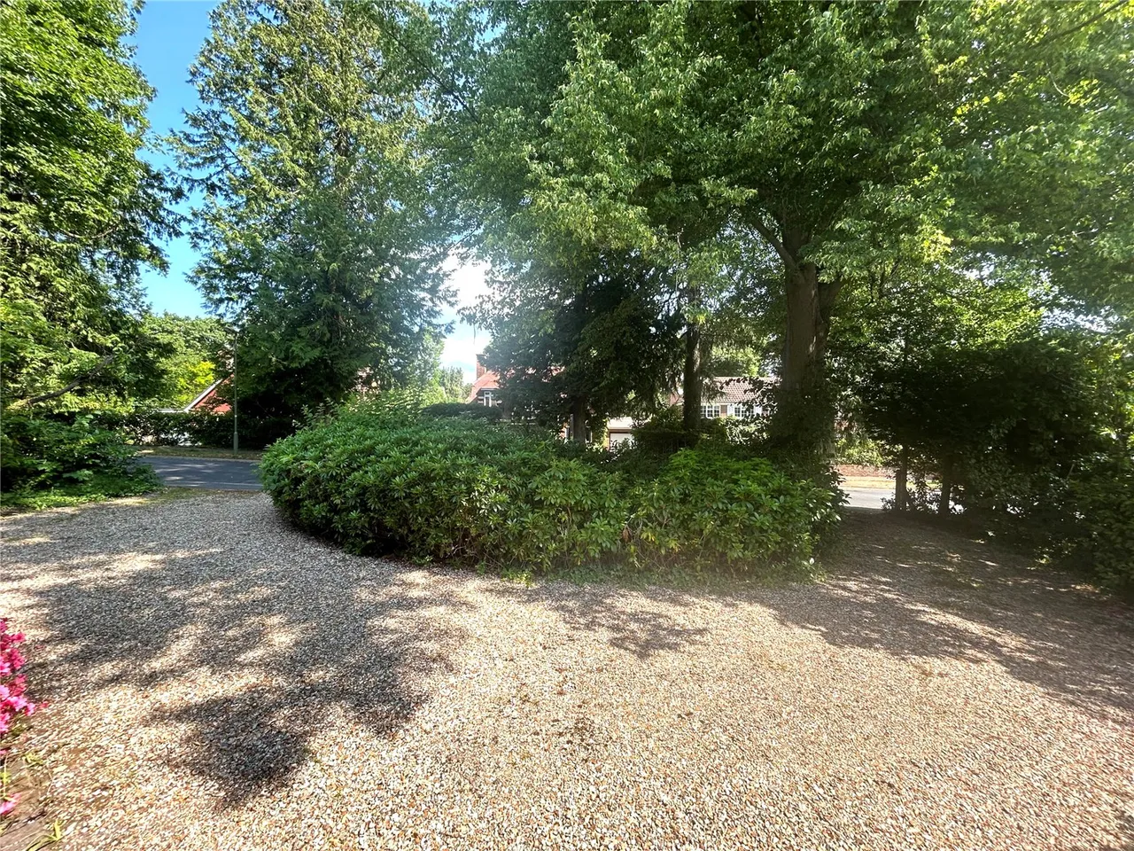 Lime Avenue, Camberley, Surrey, GU15 2BH, photo 10