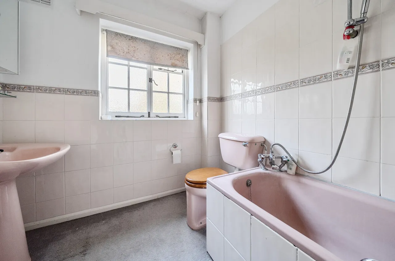 Lime Avenue, Camberley, Surrey, GU15 2BH, photo 11