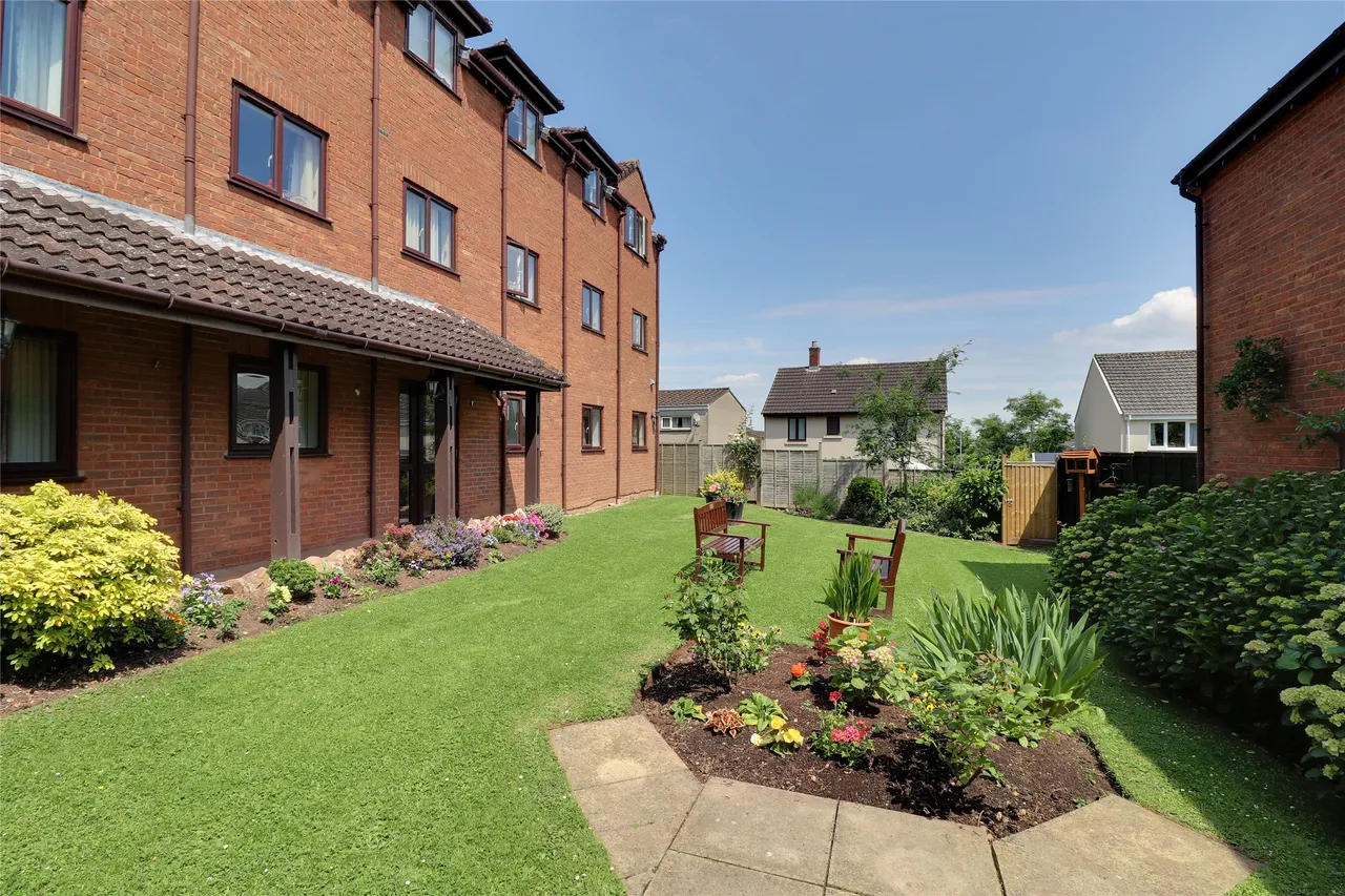 Priory Gardens, Wellington, TA21, photo 4