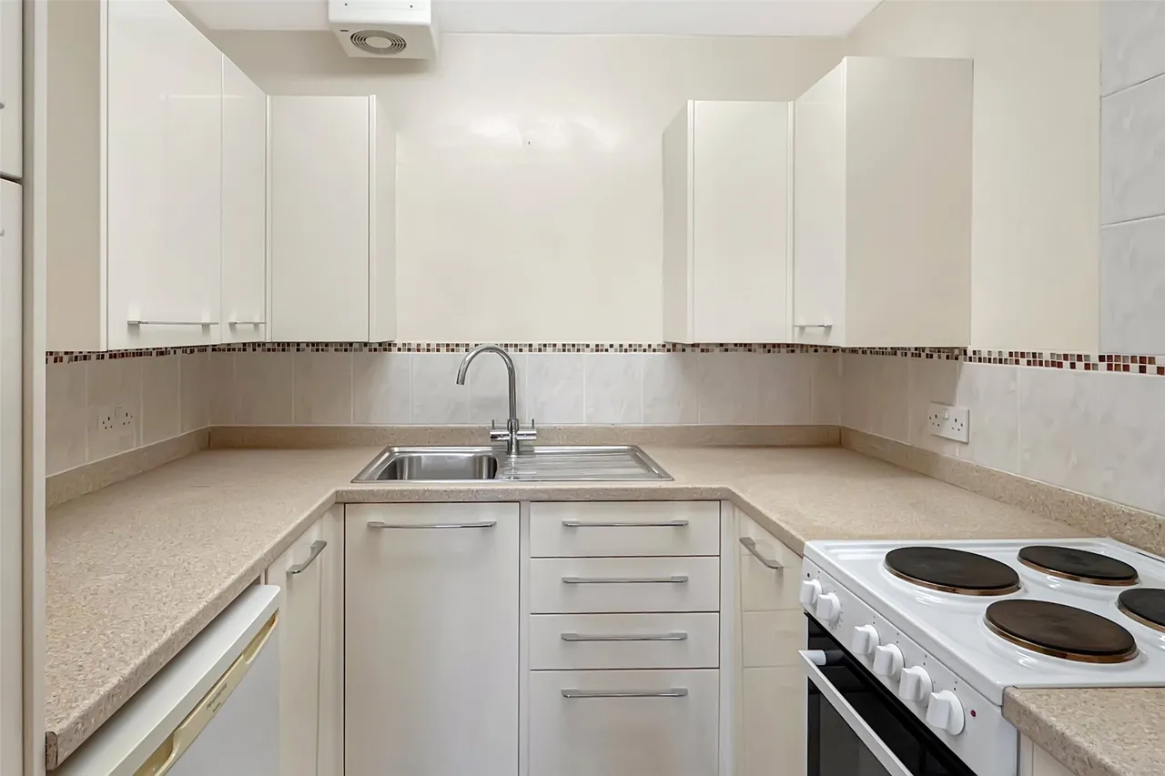 Priory Gardens, Wellington, TA21, photo 6