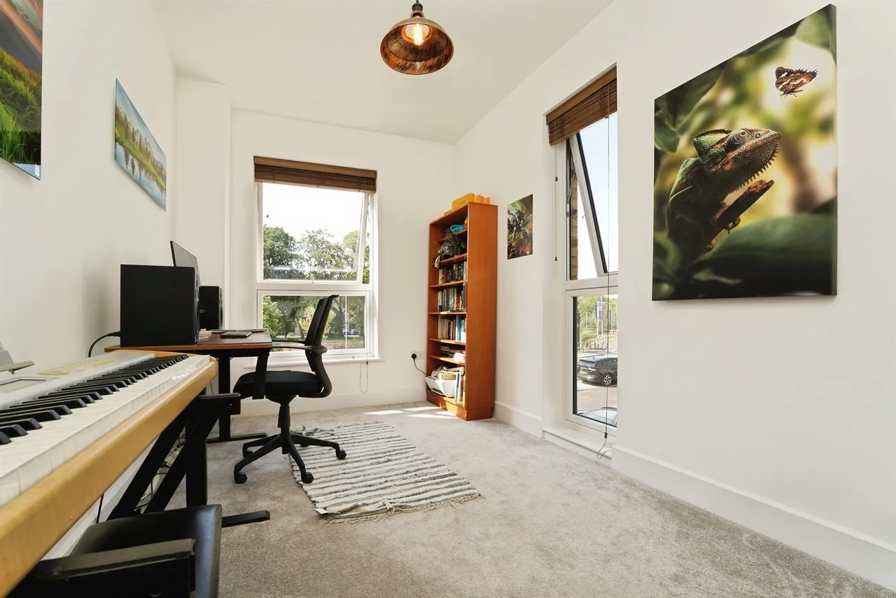 Utah Court, Highworth, SN6, photo 15