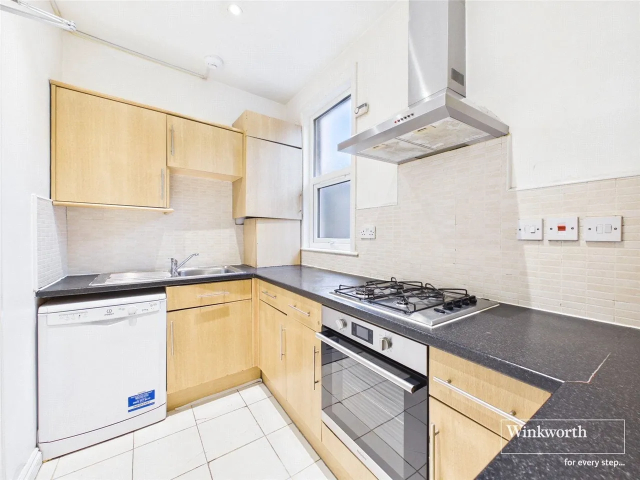 3 bed flat to rent, Dagmar Avenue, Wembley, HA9