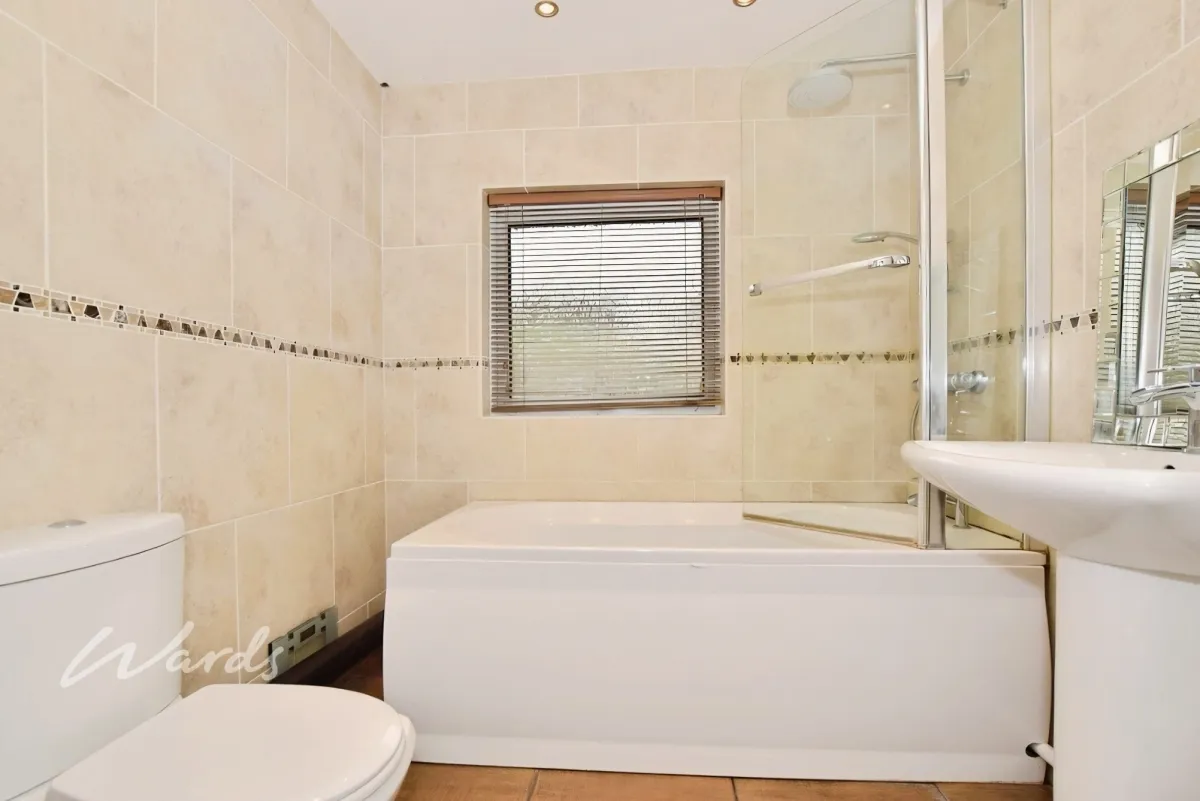 Valley Drive, Gravesend, DA12, photo 6