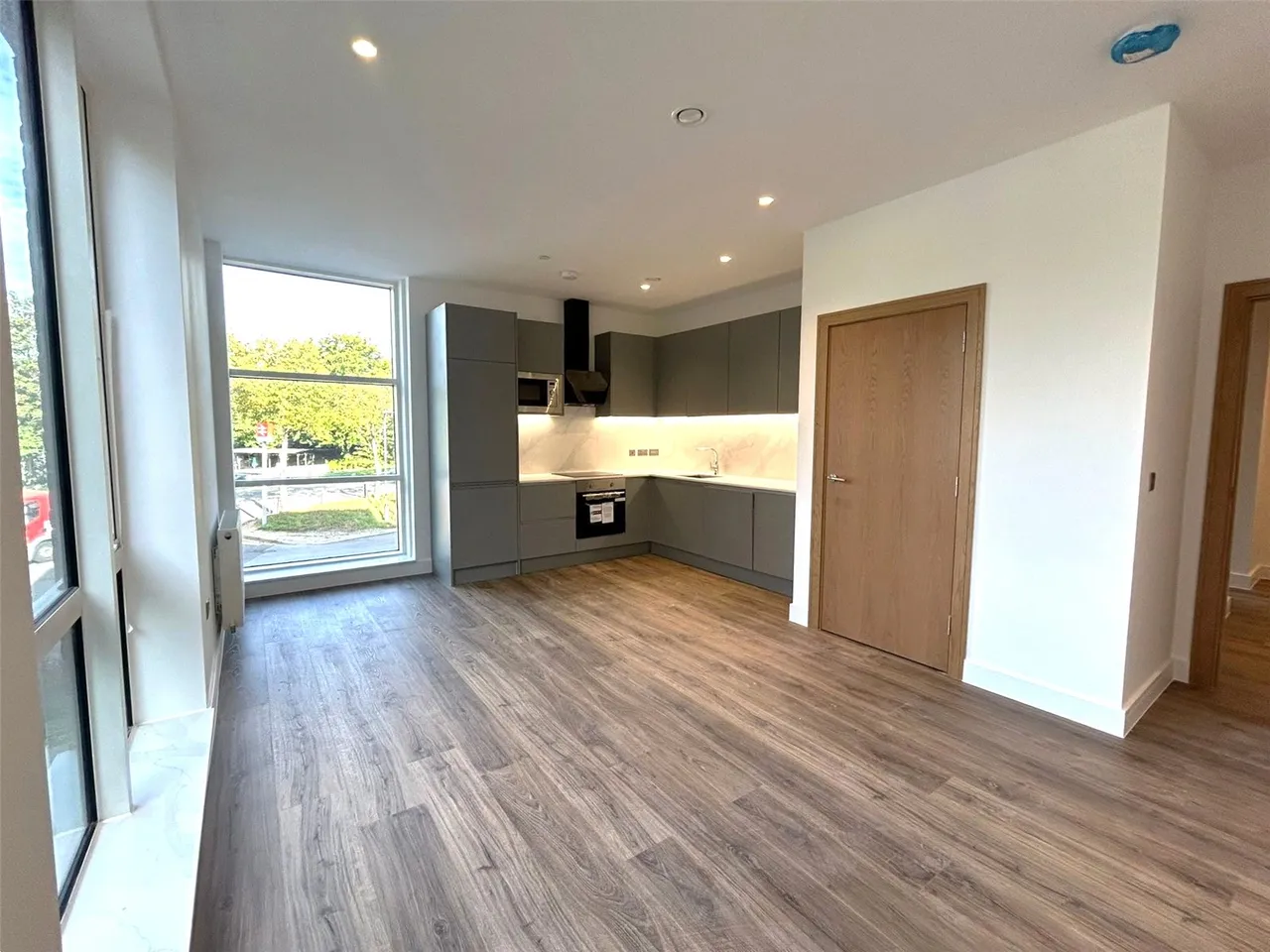 Waterfront, Fleet, Hampshire, GU51 3UP, photo 3