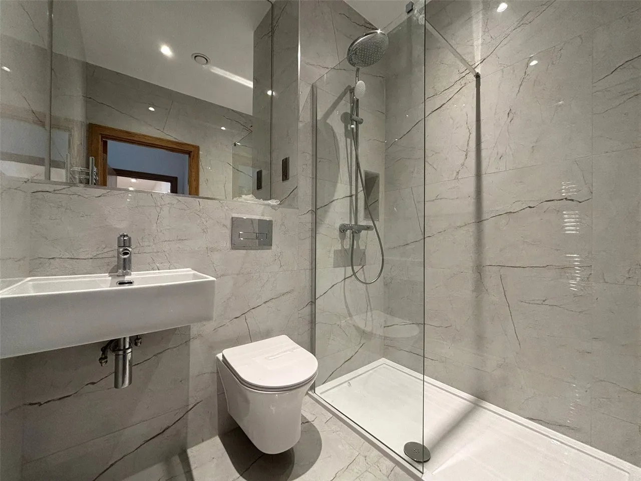 Waterfront, Fleet, Hampshire, GU51 3UP, photo 18