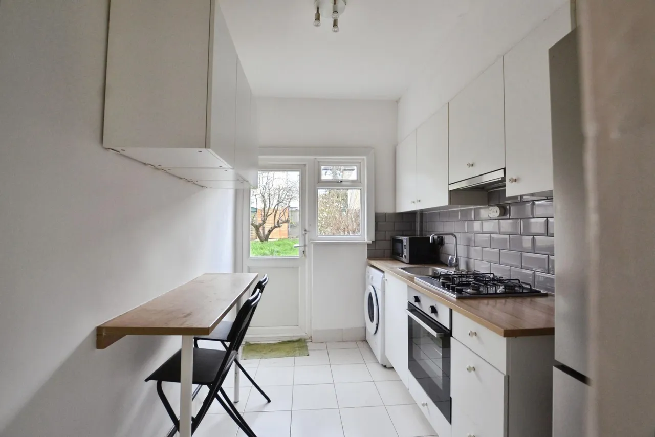 Princes Avenue, Palmers Green, London, N13, photo 4