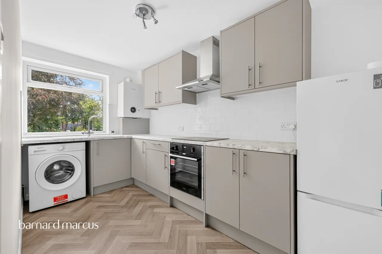 2 bed flat for sale, Birdhurst Road, South Croydon, CR2