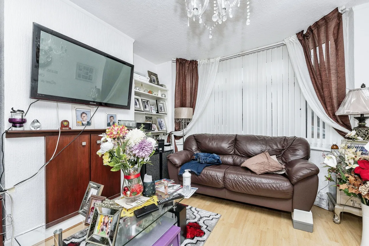 Thornhill Road, Luton, Bedfordshire, LU4, photo 3
