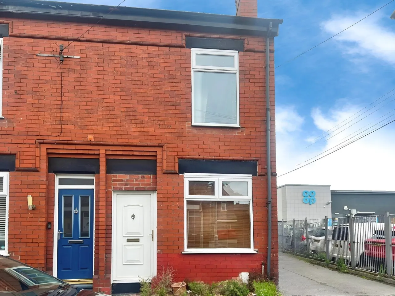 2 bed house to rent, Eaton Road, Sale, M33