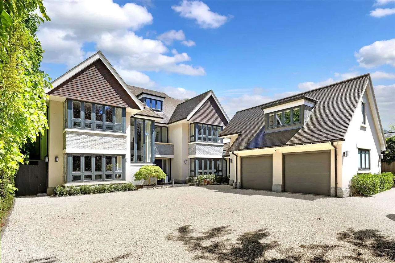 6 bed house for sale — Penn Road, Beaconsfield, Buckinghamshire, HP9 2LS