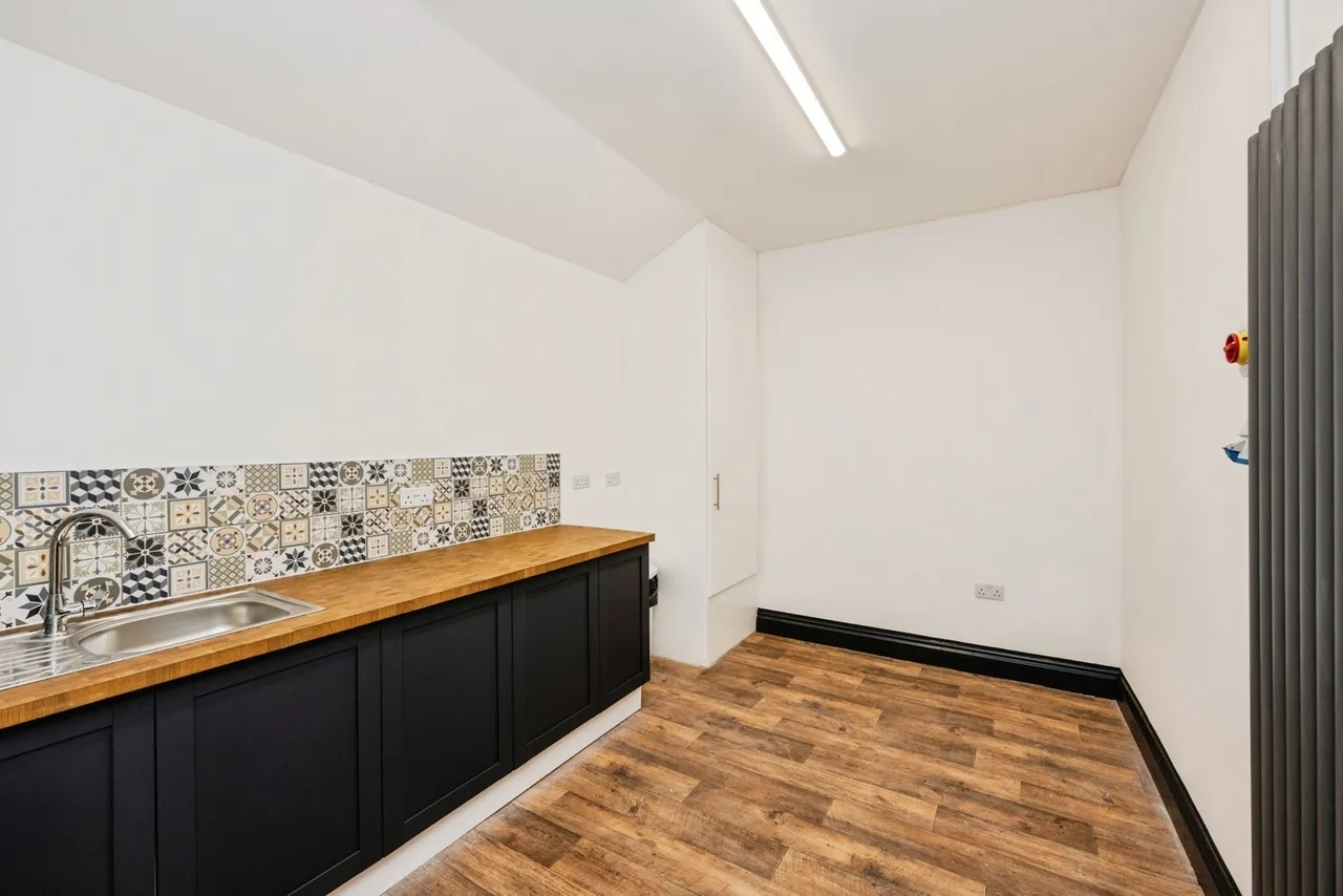 St. Teilo Street, Pontarddulais, SA4, photo 8