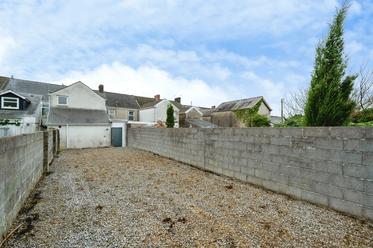 St. Teilo Street, Pontarddulais, SA4, photo 22