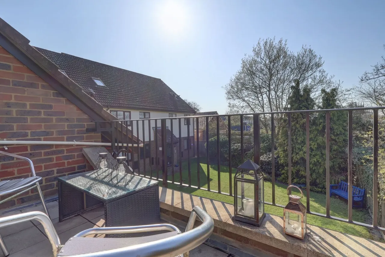 Milton Gardens, Princes Risborough, HP27, photo 14