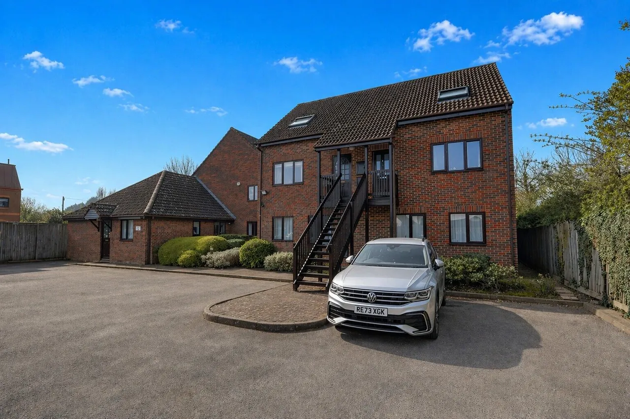 Milton Gardens, Princes Risborough, HP27, photo 4