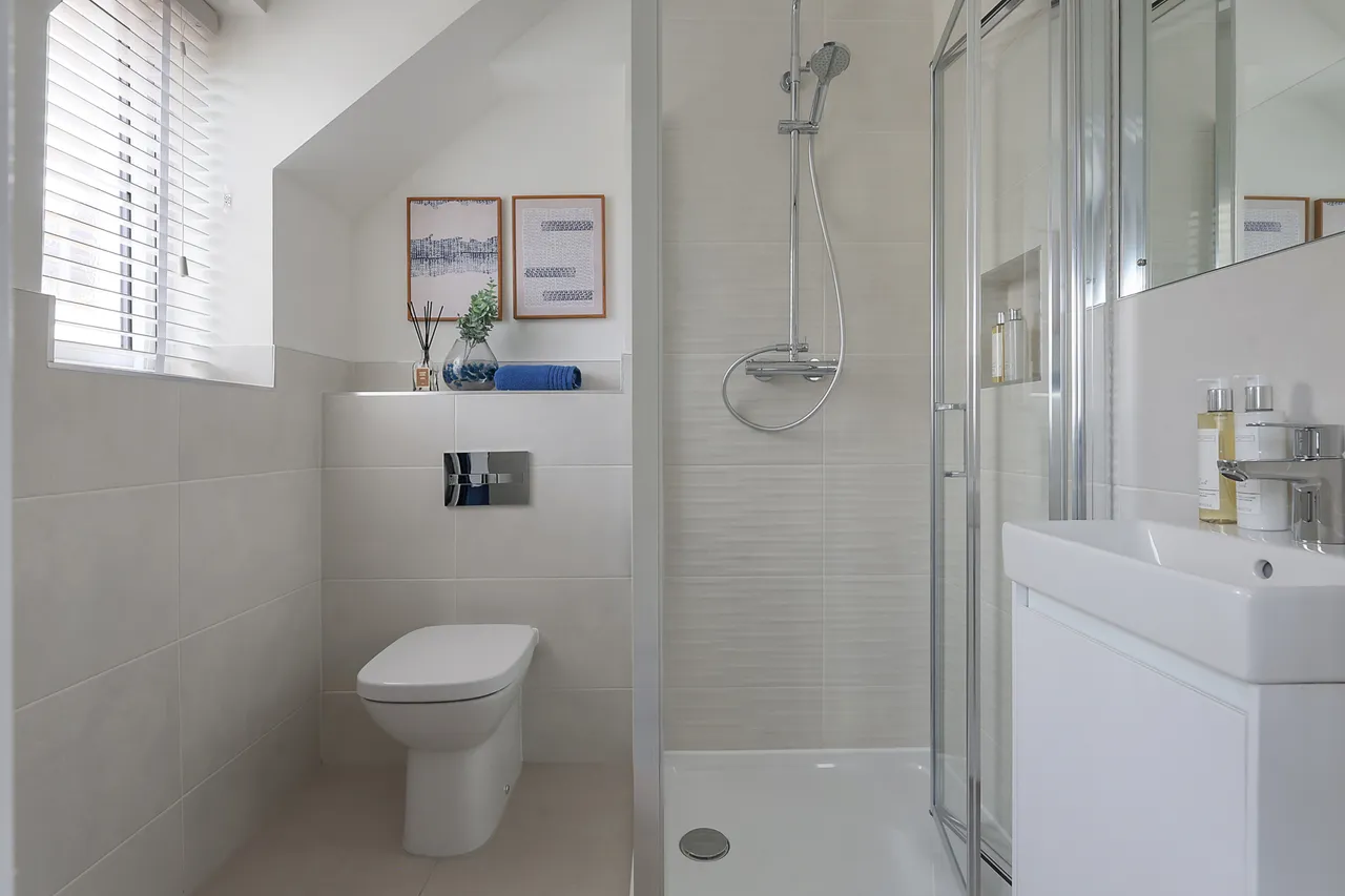 Burstow Grove, Off Haroldslea Drive, RH6, photo 8
