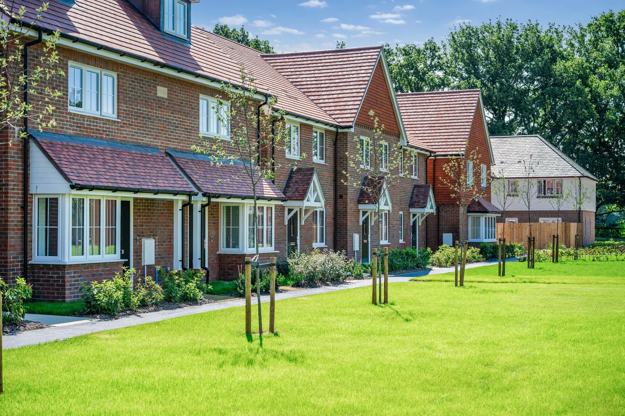 Burstow Grove, Off Haroldslea Drive, RH6, photo 9