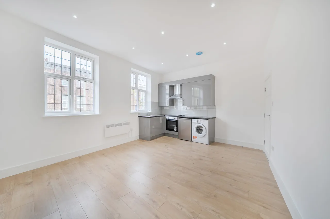 High Street, Ruislip, HA4, photo 5