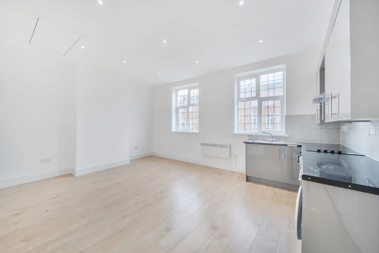 High Street, Ruislip, HA4, photo 6