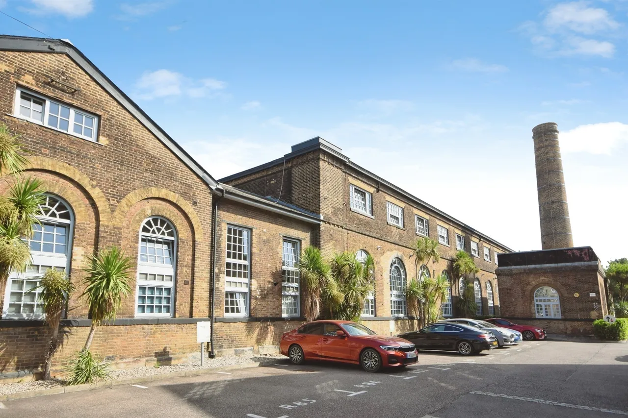 Kidman Close, Romford, RM2, photo 15