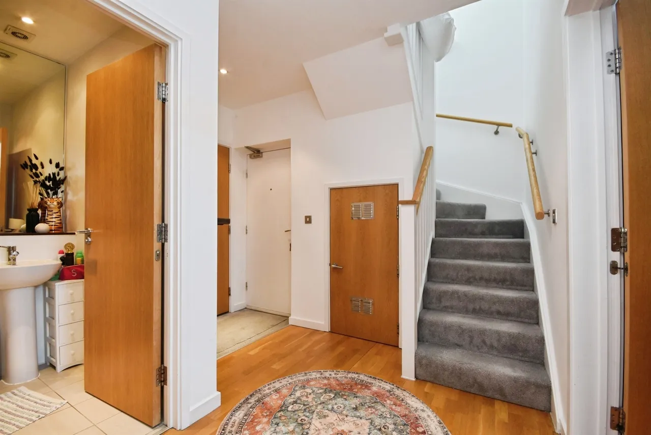 Kidman Close, Romford, RM2, photo 11