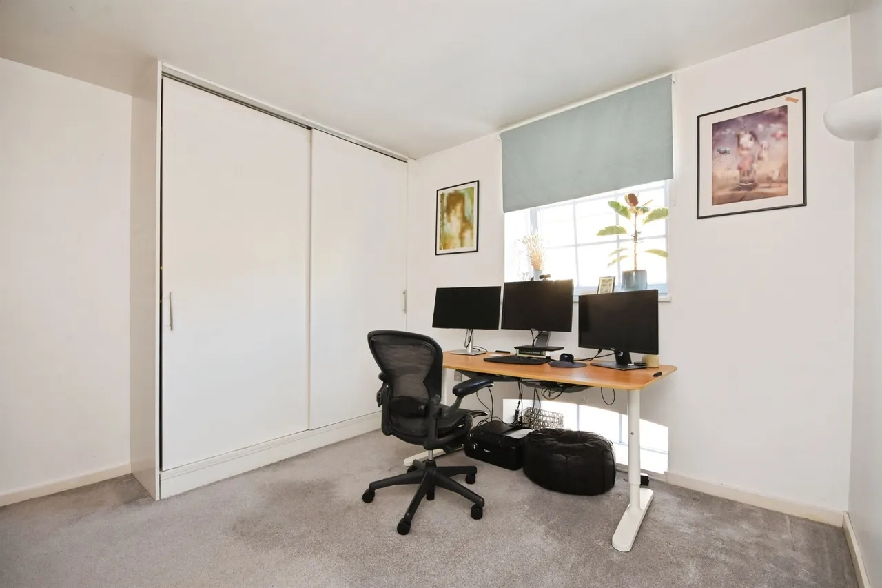 Kidman Close, Romford, RM2, photo 8
