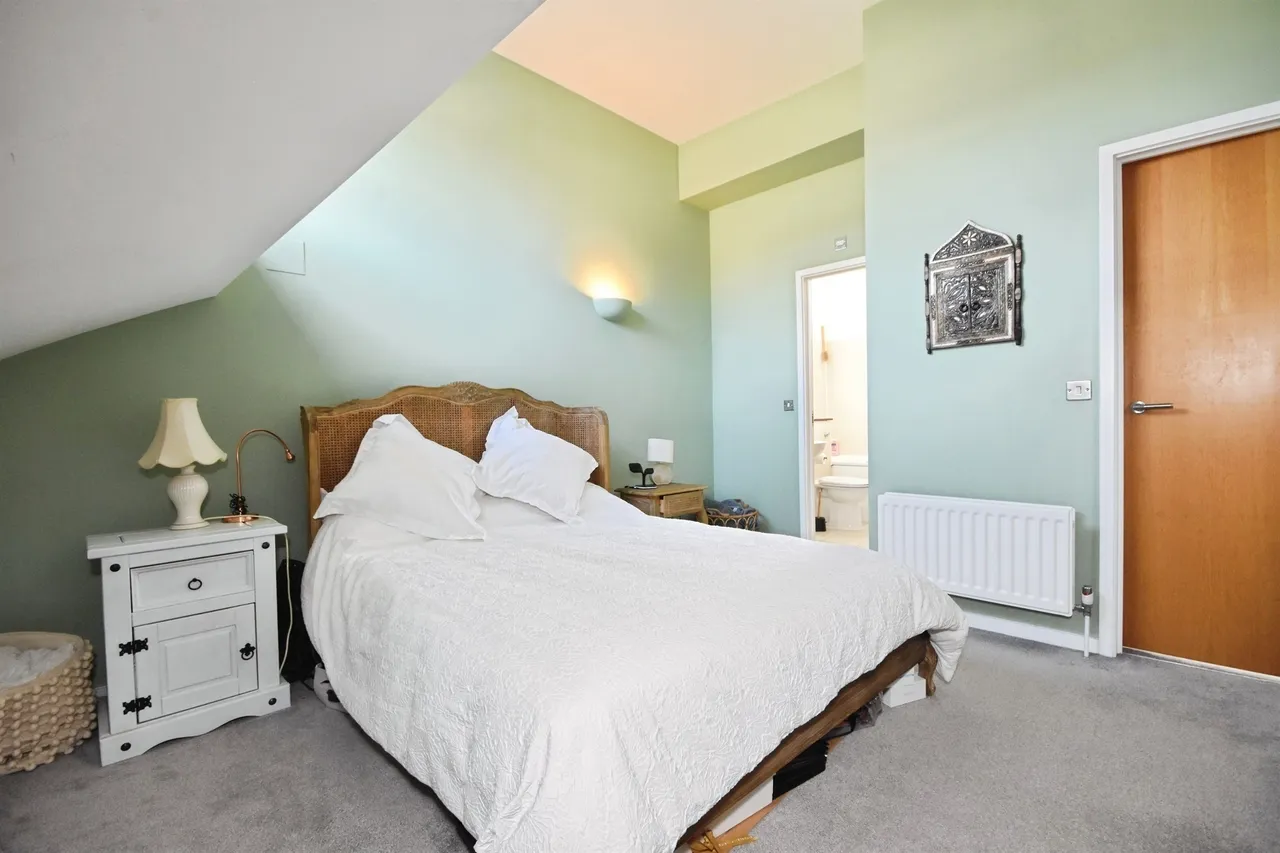 Kidman Close, Romford, RM2, photo 13