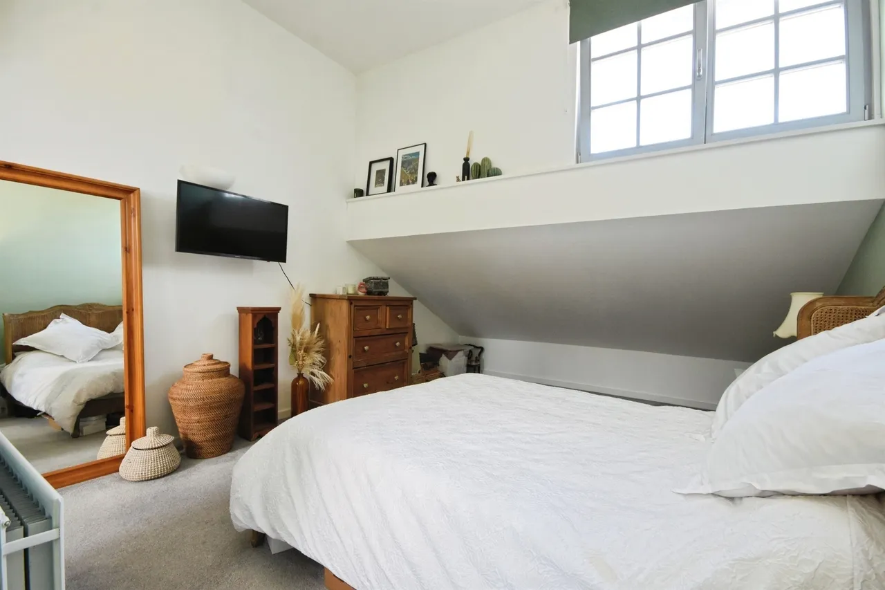Kidman Close, Romford, RM2, photo 12