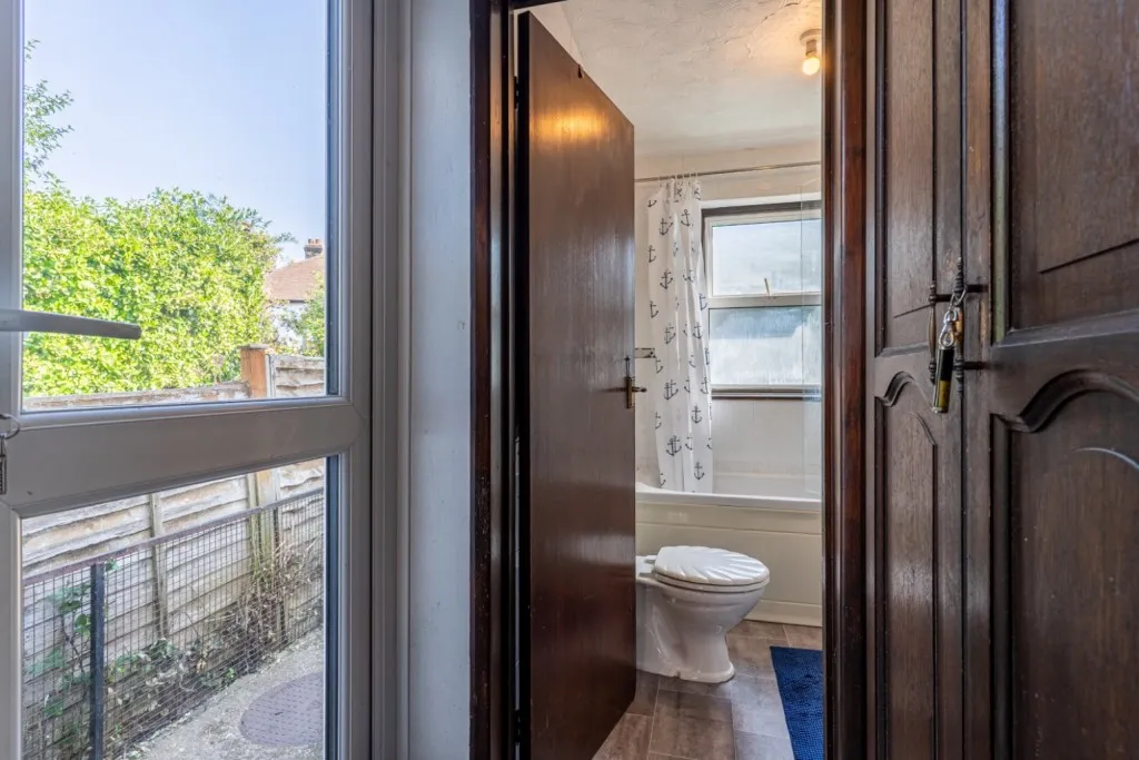 Lower Range Road, Gravesend, DA12, photo 11