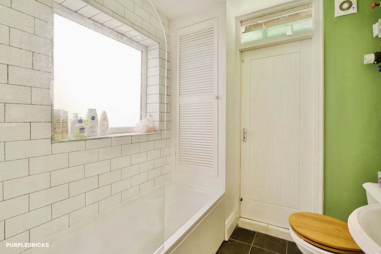 Hermon Hill, London, E11, photo 15