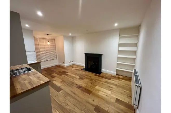 Hermon Hill, London, E11, photo 2