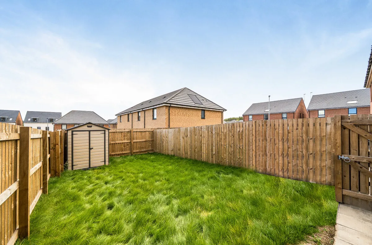 Gorse Walk, Rotherham, S60, photo 3